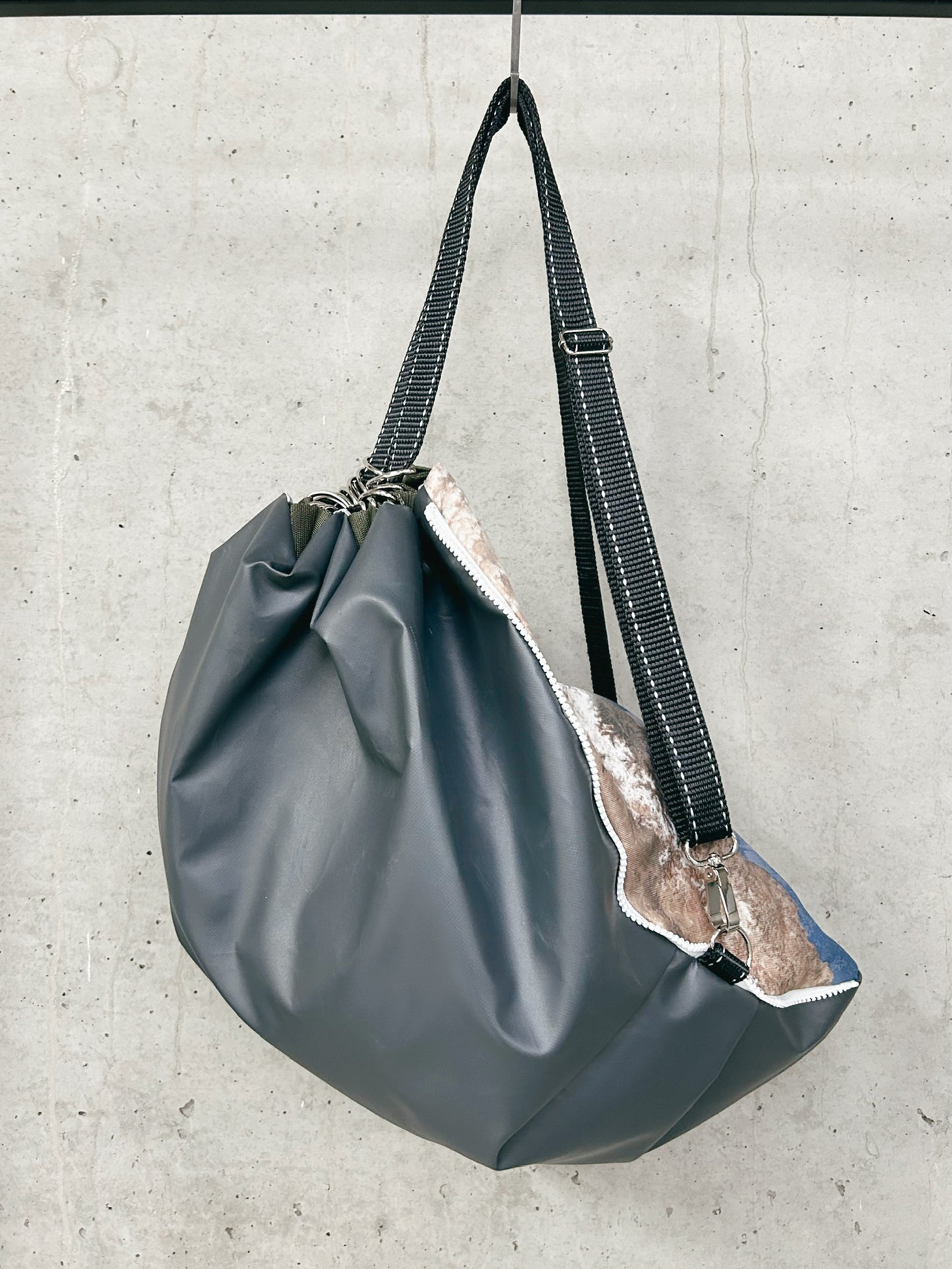 EARTH DROP B-BAG, ANTRACIT