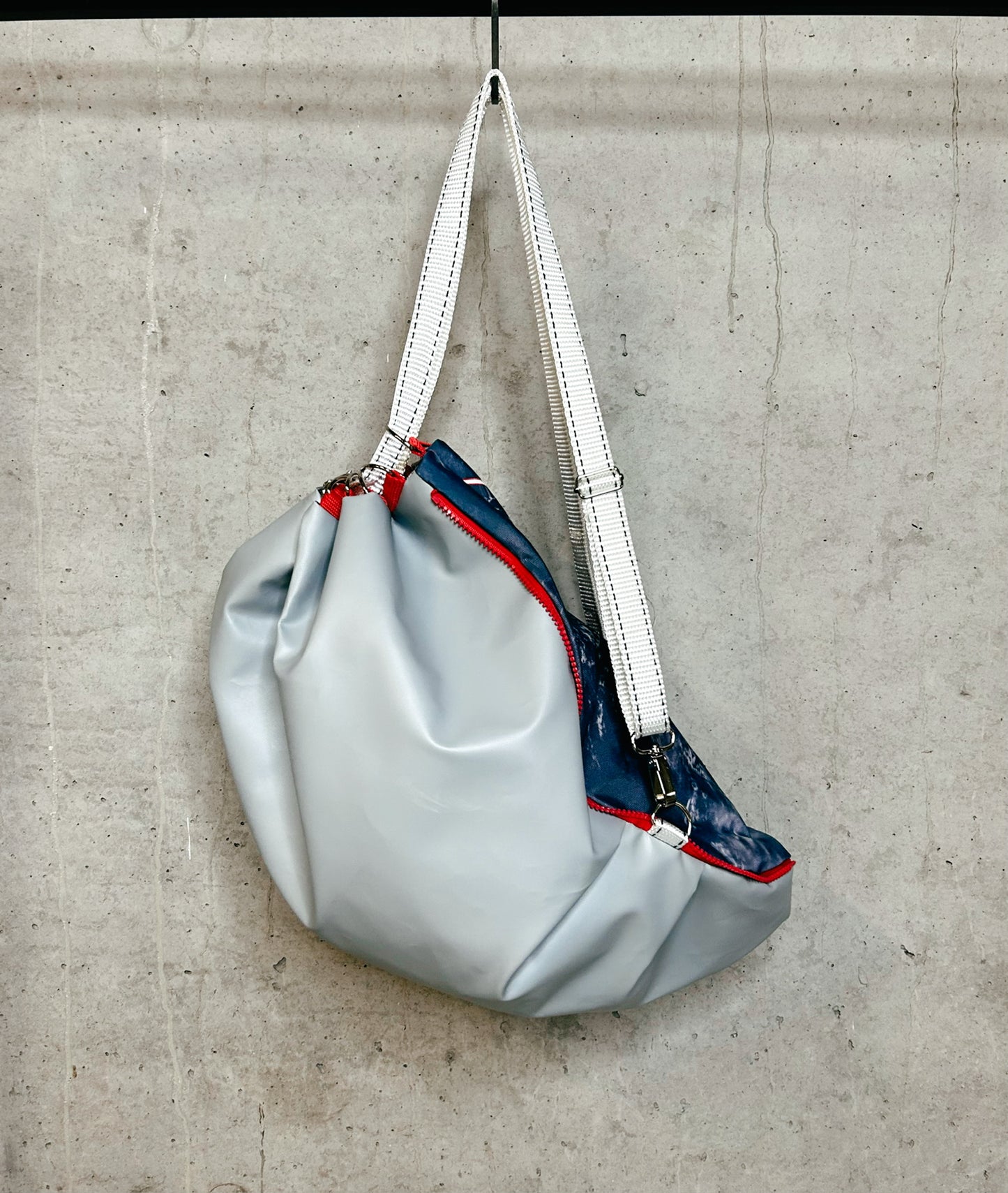 EARTH DROP B-BAG, GREY1