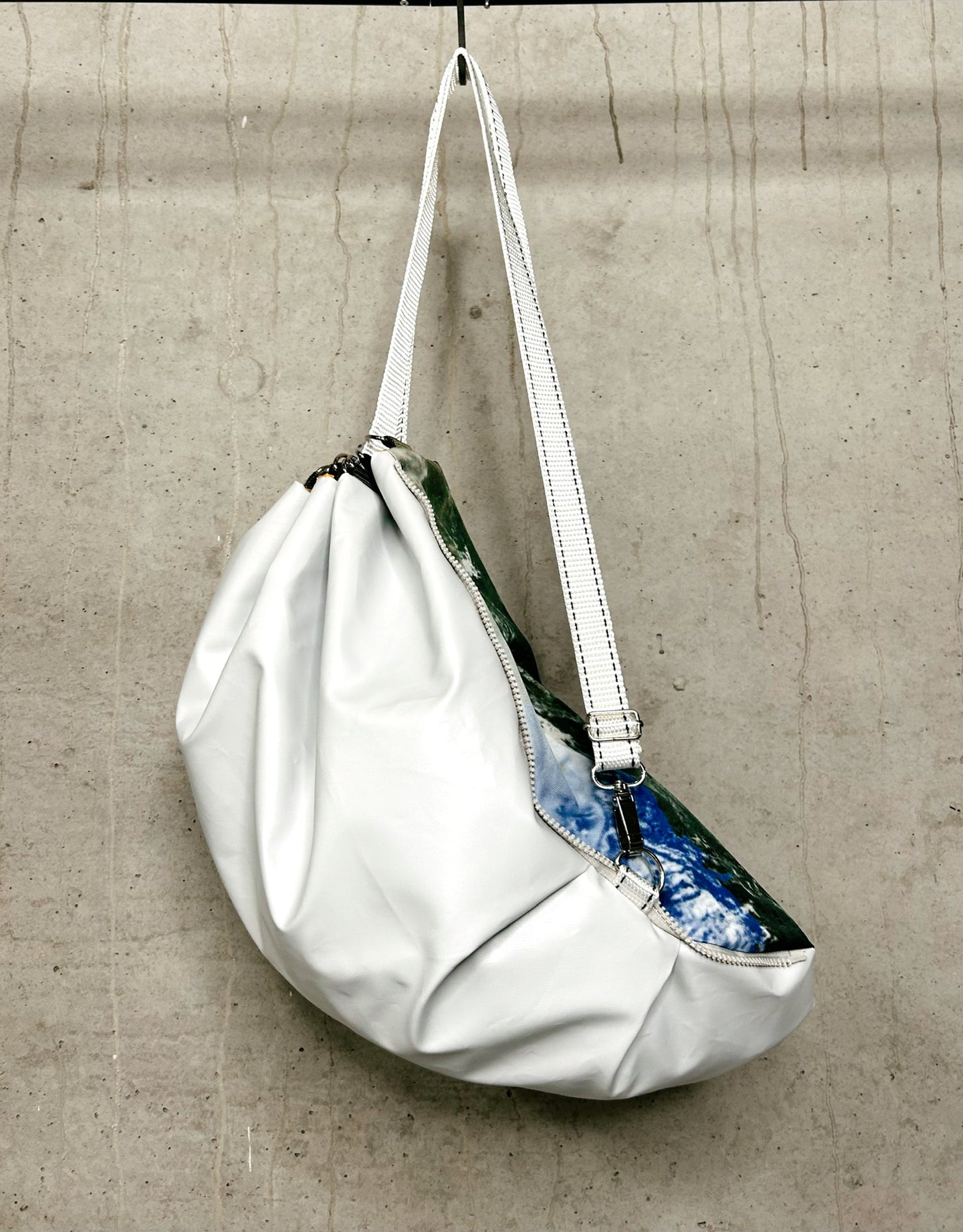 EARTH DROP B-BAG, WHITEY