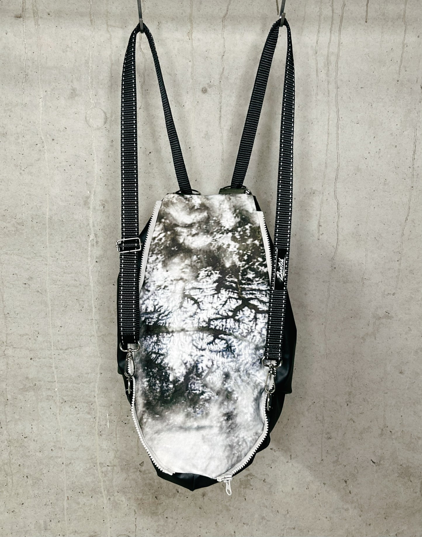 EARTH DROP B-BAG, BAD BLACK