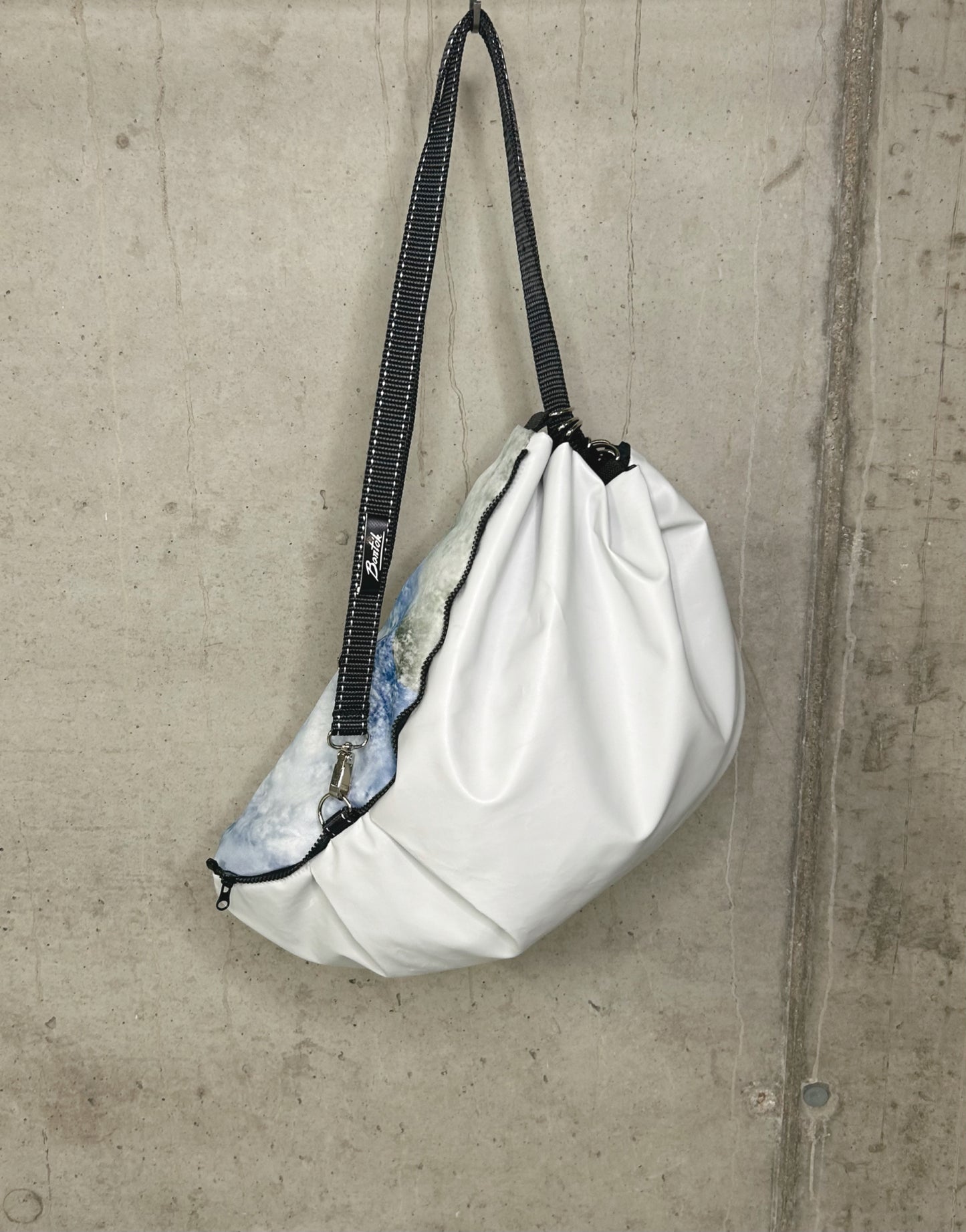EARTH DROP B-BAG, PANDA BLUE