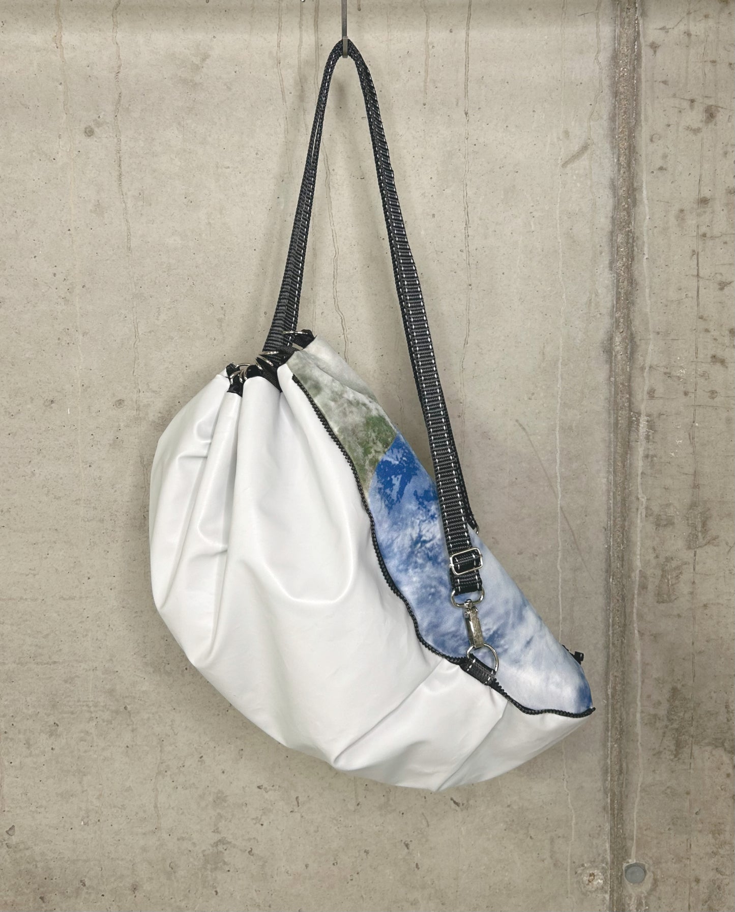 EARTH DROP B-BAG, PANDA BLUE